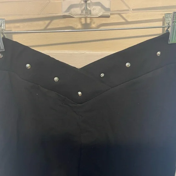 Lovers and Friends women’s NWT studded leggings, size med - Picture 4 of 6
